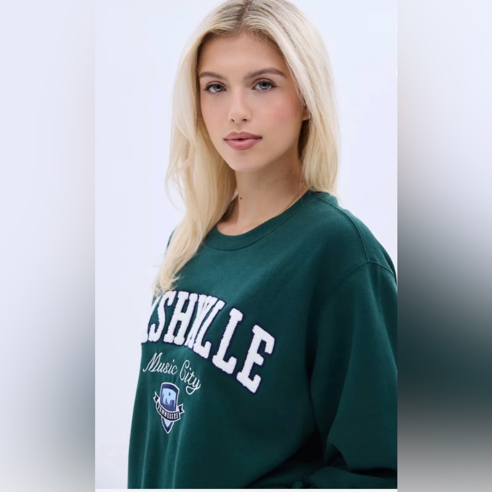 NWOT- UNPLUG -Oversized
Crew Neck Sweatshirt-Nashville Chenille Embroidered-Sz M - Picture 3 of 4